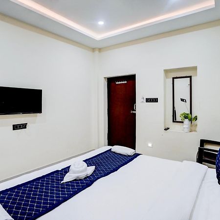 Hotel Vibe Blu- Варанаси Екстериор снимка